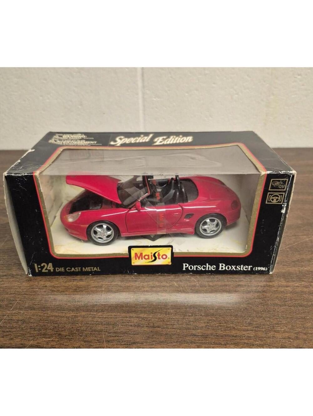 Maisto Porsche Boxster 1996 Die Cast Metal Model Car 1:24 Scale